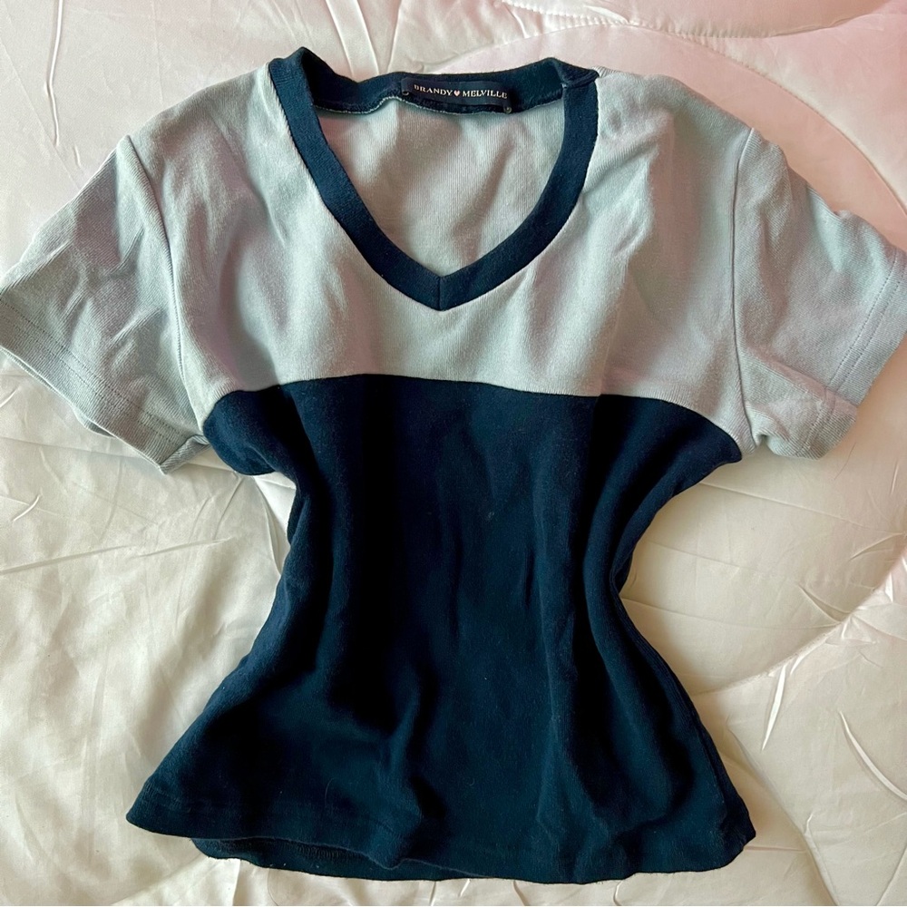 Brandy Melville Two-Tone V Neck Tshirt Top navy and light baby blue Small